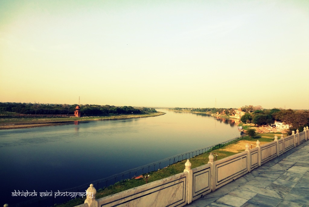 New Delhi, Vrindavan, Mathura, Agra, Fatehpur Sikri – A Road Trip to Remember!